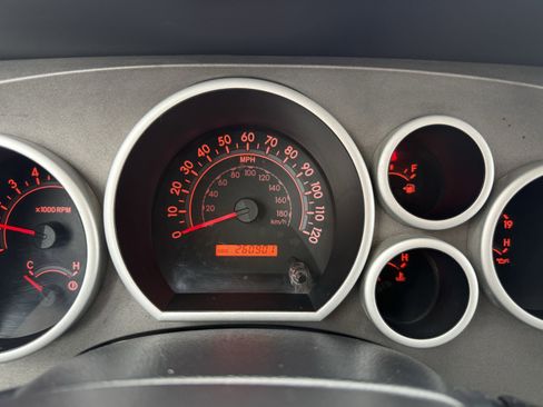 Used 2011 Toyota Tundra 4x4 CrewMax image 16