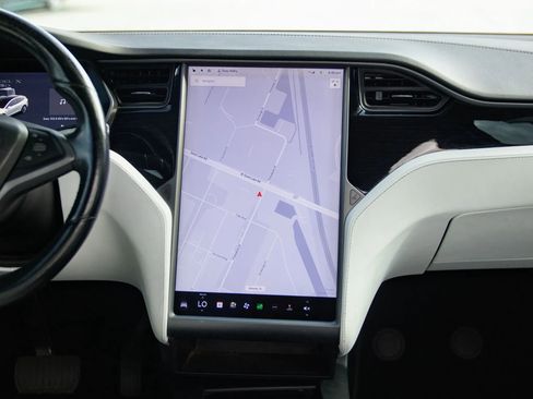 Used 2018 Tesla Model X 75D AWD/4WD image 33