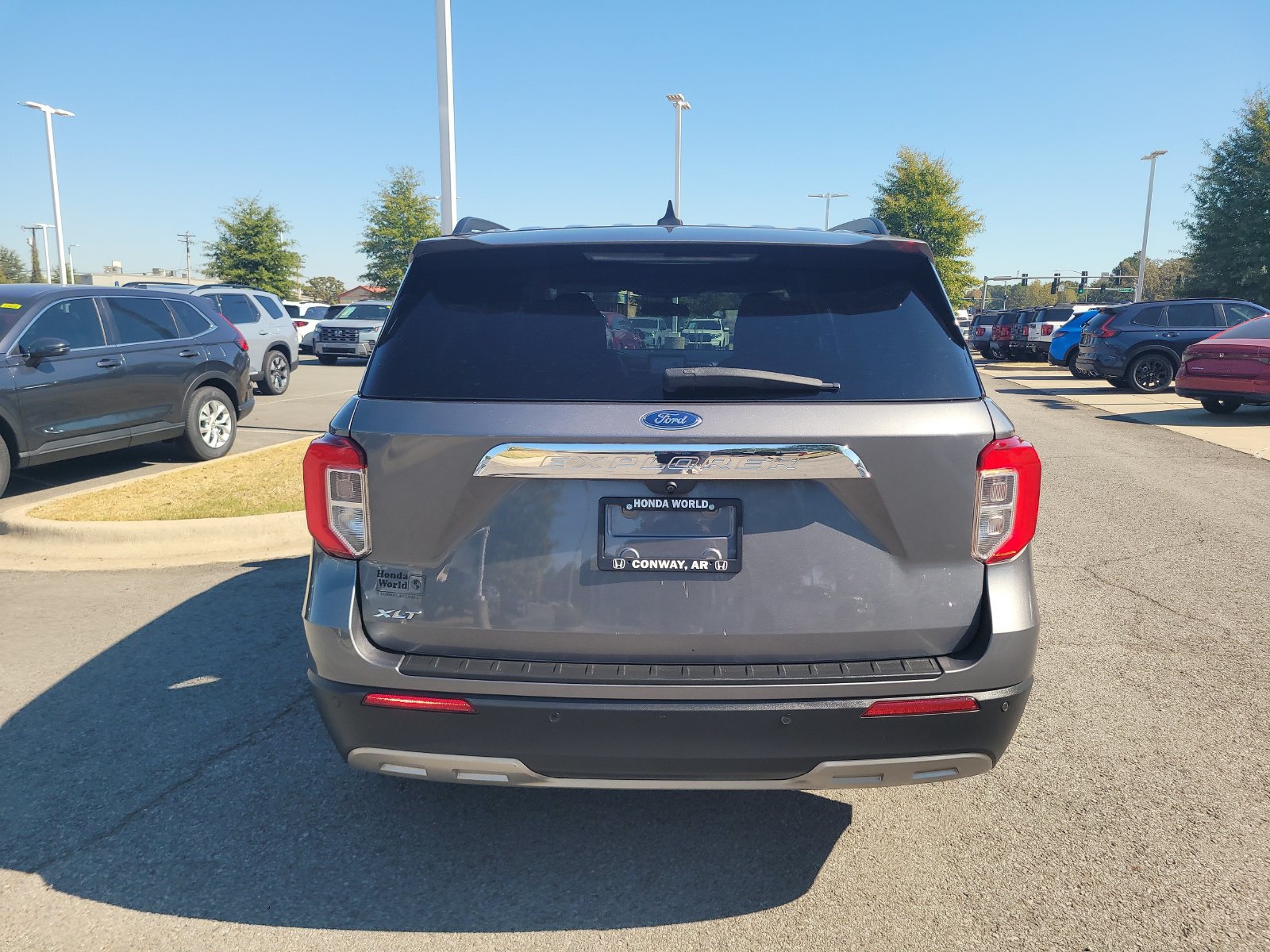 Used 2021 Ford Explorer XLT w/ Equipment Group 202A RWD image 4