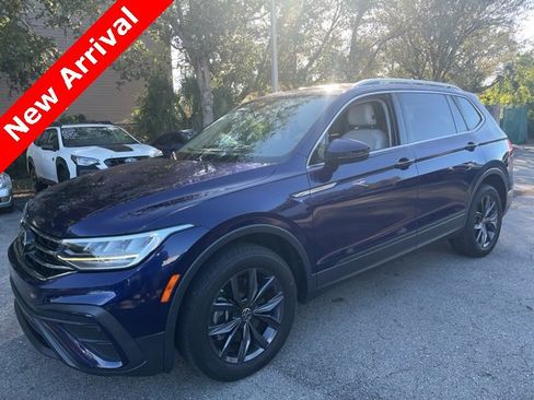 Used 2022 Volkswagen Tiguan SE image 1