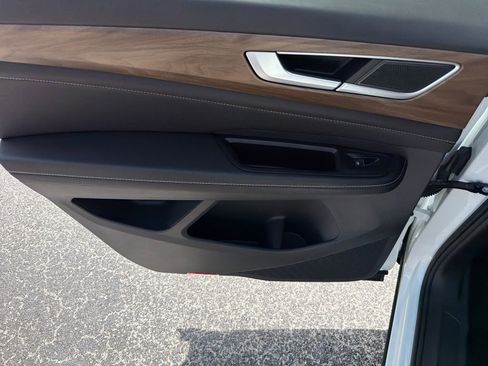 Used 2024 Volkswagen Atlas SE AWD/4WD image 26