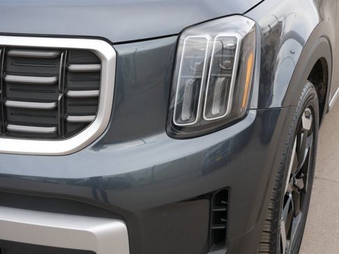 Certified 2023 Kia Telluride S w/ S Sunroof Package image 16