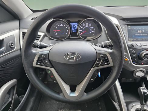 Used 2016 Hyundai Veloster image 21