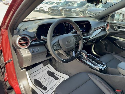 Used 2024 Chevrolet Trax RS w/ Driver Confidence Package image 11