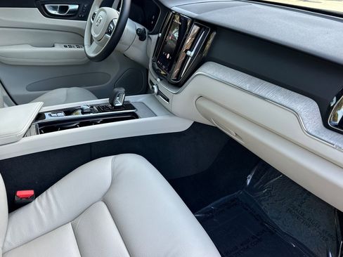 Certified 2023 Volvo XC60 B5 Plus w/ Protection Package Premier image 18