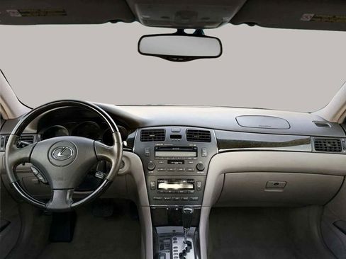 Used 2004 Lexus ES 330 image 9