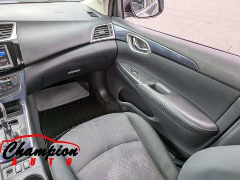 Used 2019 Nissan Sentra SR FWD image 19
