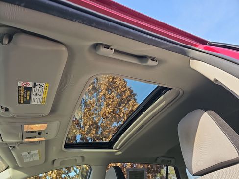 Used 2018 Toyota RAV4 XLE image 31