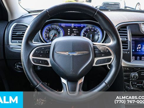Used 2017 Chrysler 300 Limited RWD image 30