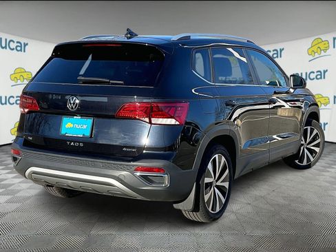 Used 2022 Volkswagen Taos SE w/ Panoramic Sunroof Package image 6