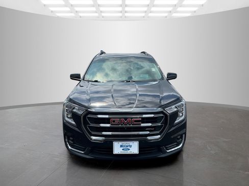 Used 2022 GMC Terrain AT4 w/ Infotainment Package II image 2