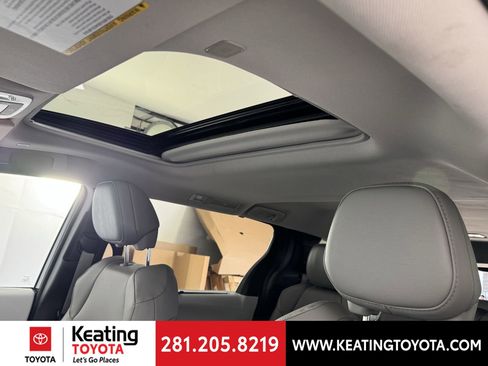 Certified 2025 Toyota Sienna XLE image 22
