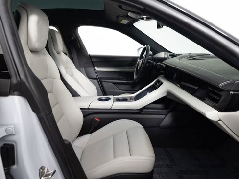 Used 2021 Porsche Taycan 4S w/ Premium Package image 25