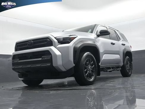 Used 2025 Toyota 4Runner SR5 AWD/4WD image 19
