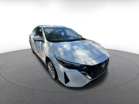 Used 2025 Nissan Sentra S image 6