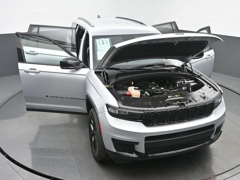 Used 2024 Jeep Grand Cherokee L Laredo AWD/4WD image 64