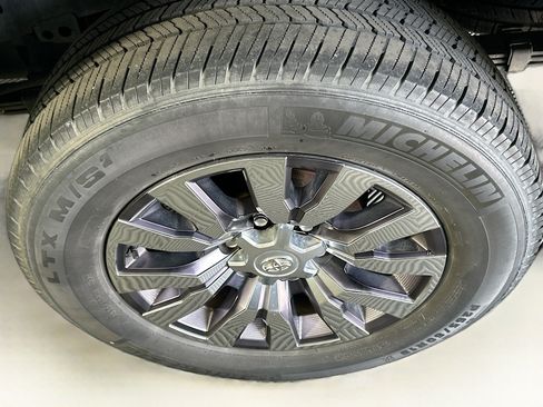 Used 2022 Toyota Tacoma Limited RWD image 11