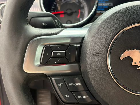 Used 2017 Ford Mustang GT RWD image 12