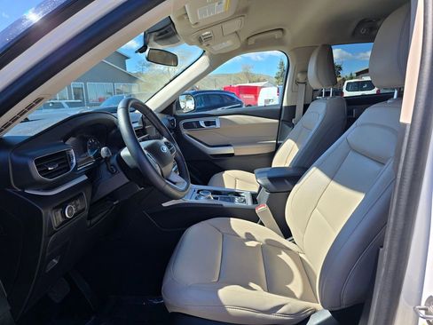 Used 2023 Ford Explorer XLT AWD/4WD image 22