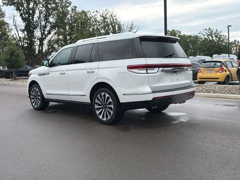 Used 2024 Lincoln Navigator Reserve AWD/4WD image 4