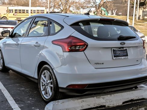 Used 2017 Ford Focus SE w/ Cold Weather Package image 6