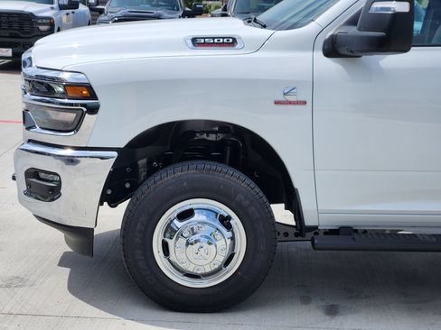 New 2026 RAM 3500 Tradesman AWD/4WD image 10