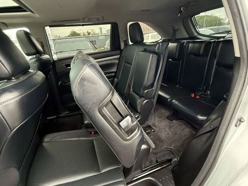 Used 2017 Toyota Highlander Limited image 13