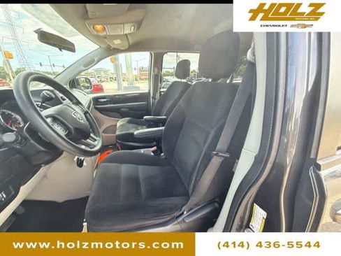 Used 2016 Dodge Grand Caravan SE w/ Quick Order Package 29E SE FWD image 16