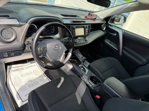 Used 2016 Toyota RAV4 XLE AWD/4WD image 9