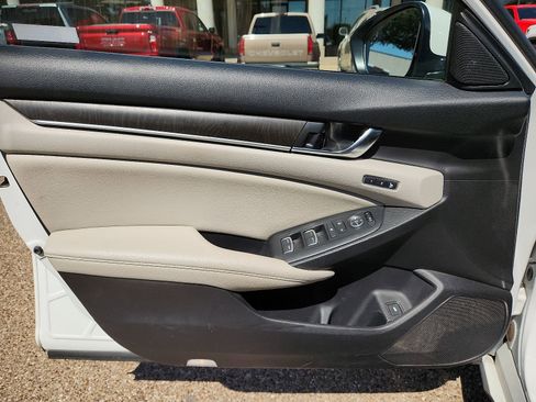 Used 2021 Honda Accord Touring image 13