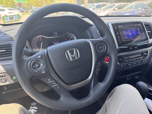 Used 2018 Honda Pilot EX image 25