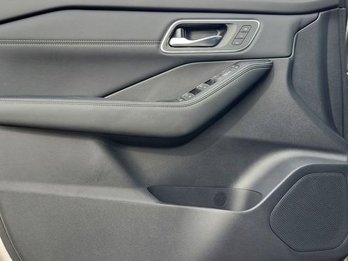 New 2026 Nissan Rogue Platinum w/ Platinum Premium Package image 6