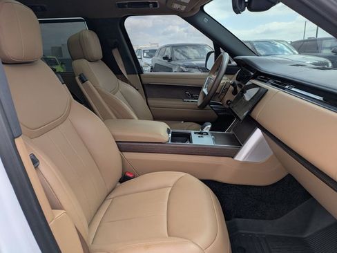 Certified 2025 Land Rover Range Rover Long Wheelbase SE AWD/4WD image 23