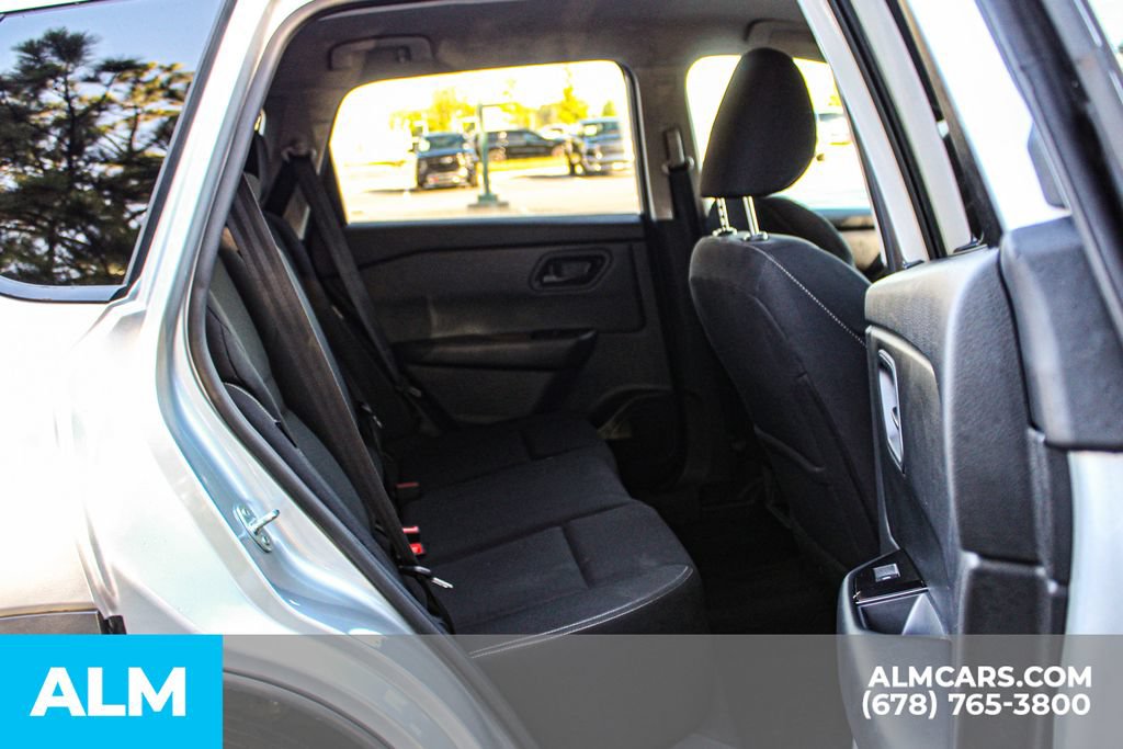Used 2024 Nissan Rogue S FWD image 18