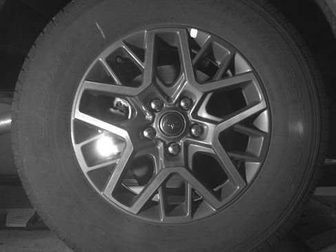 Used 2025 Jeep Wrangler Sahara image 15