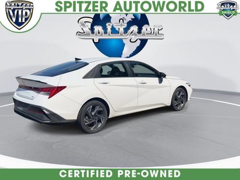 Used 2025 Hyundai Elantra SEL FWD image 9