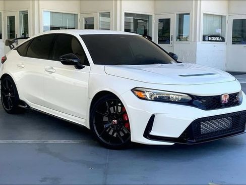 Certified 2024 Honda Civic Type R image 2