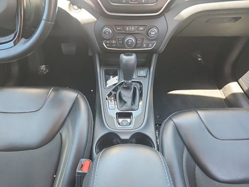 Used 2021 Jeep Cherokee Latitude Plus FWD image 28