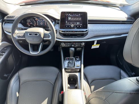 New 2026 Jeep Compass Latitude image 13