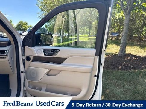 Used 2018 Lincoln Navigator Reserve w/ Technology Package AWD/4WD image 21