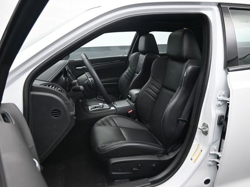 Used 2023 Chrysler 300 C RWD image 25