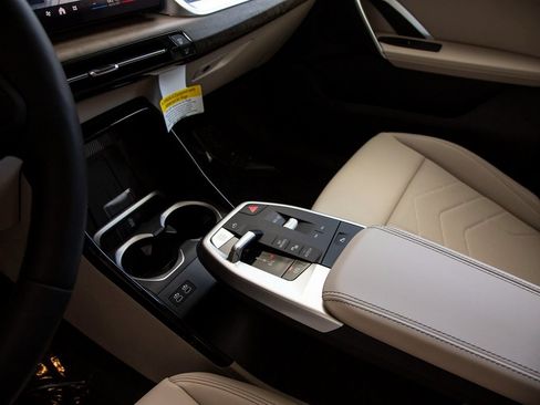 Certified 2025 BMW X1 xDrive28i w/ Technology Package image 17