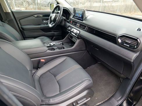 Used 2025 Honda Pilot EX-L image 36