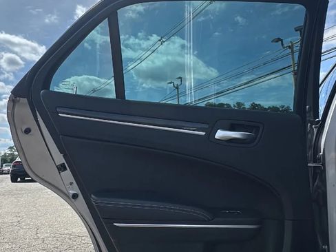 Used 2018 Chrysler 300 S w/ 300S Premium Group RWD image 13