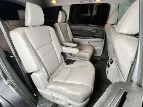 Used 2019 Honda Pilot Elite image 12