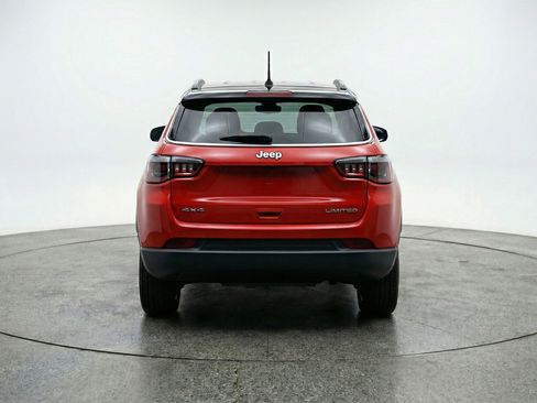 Used 2025 Jeep Compass Limited image 7