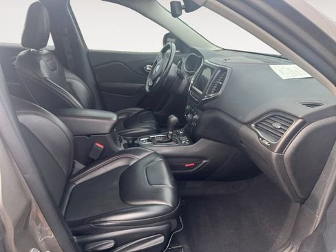 Used 2020 Jeep Cherokee Trailhawk w/ Cold Weather Group AWD/4WD image 4