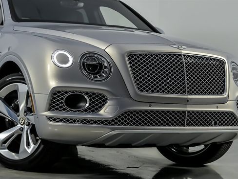 Used 2019 Bentley Bentayga AWD/4WD image 3