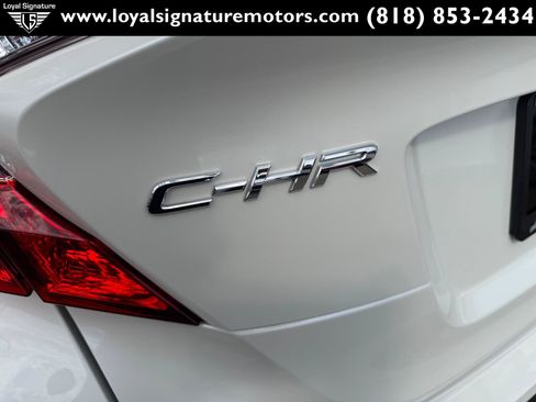 Used 2019 Toyota C-HR XLE FWD image 8