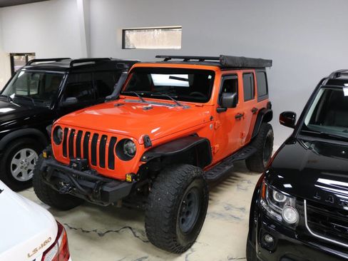 Used 2019 Jeep Wrangler Unlimited Sport image 1